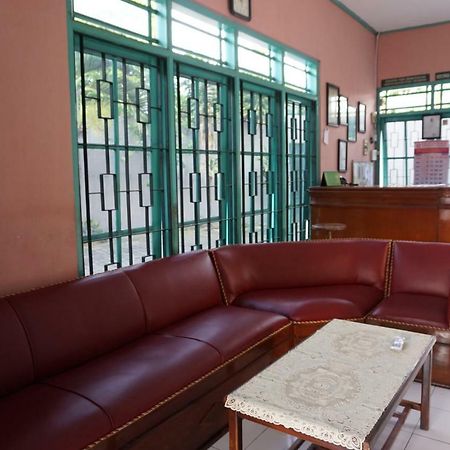Ismoyo Hotel ジョグジャカルタ エクステリア 写真