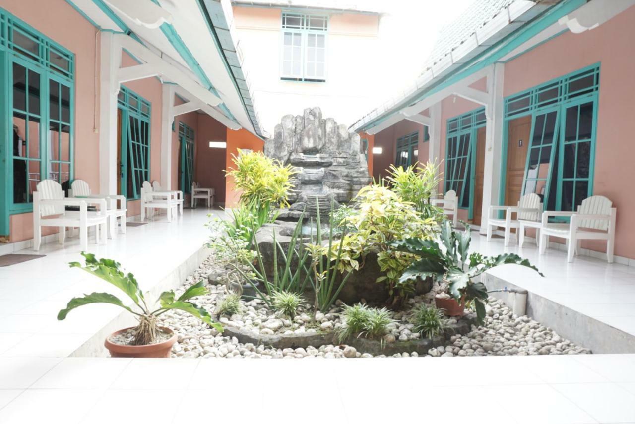 Ismoyo Hotel ジョグジャカルタ エクステリア 写真